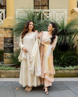 Nimrat Khaira feet photo thumbnail