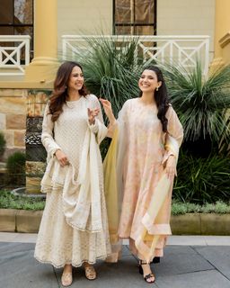 Nimrat Khaira feet photo thumbnail