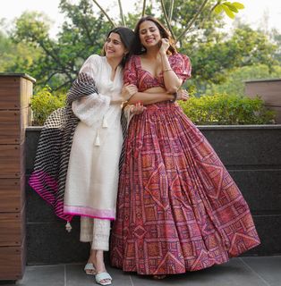 Nimrat Khaira feet photo thumbnail