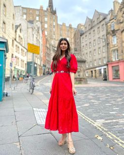Nimrat Khaira feet photo thumbnail