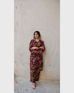 Nimrat Khaira feet photo thumbnail