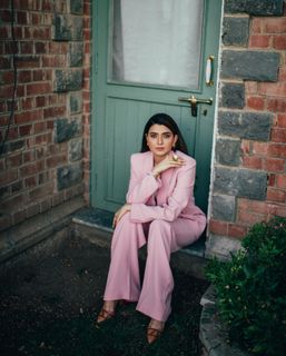 Nimrat Khaira feet photo thumbnail