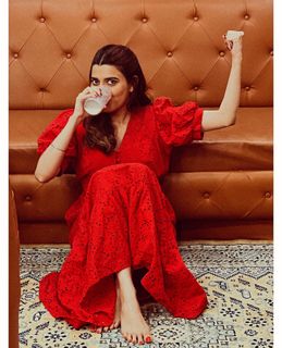 Nimrat Khaira feet photo thumbnail