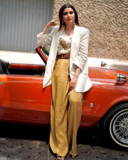 Nimrat Khaira feet photo thumbnail