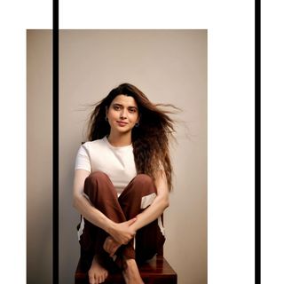 Nimrat Khaira feet photo thumbnail