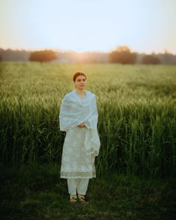 Nimrat Khaira feet photo thumbnail