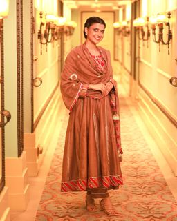 Nimrat Khaira feet photo thumbnail