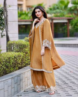 Nimrat Khaira feet photo thumbnail