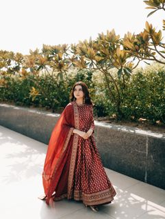 Nimrat Khaira feet photo thumbnail