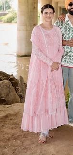 Nimrat Khaira feet photo thumbnail