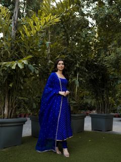 Nimrat Khaira feet photo thumbnail