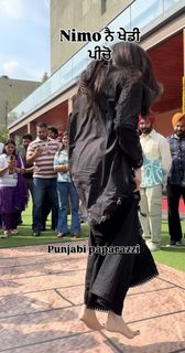 Nimrat Khaira feet photo thumbnail