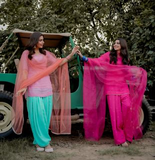 Nimrat Khaira feet photo 3