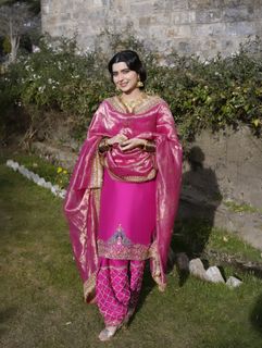 Nimrat Khaira feet photo 16