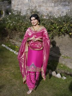 Nimrat Khaira feet photo 7