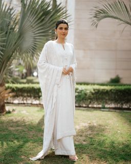 Nimrat Khaira feet photo 15