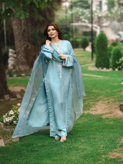 Nimrat Khaira feet photo 18