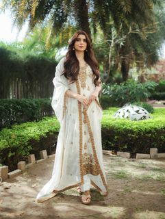 Nimrat Khaira feet photo 12