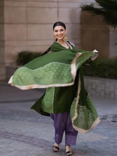 Nimrat Khaira feet photo 11