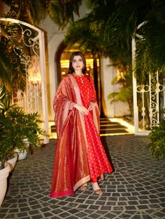 Nimrat Khaira feet photo 4