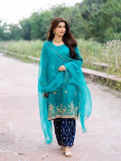 Nimrat Khaira feet photo 2