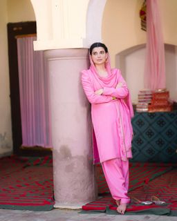 Nimrat Khaira feet photo 1