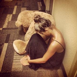 Nina Agdal feet photo thumbnail