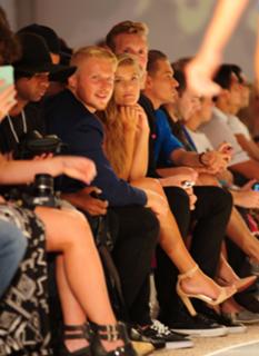 Nina Agdal feet photo thumbnail