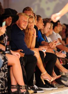 Nina Agdal feet photo thumbnail
