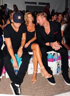 Nina Agdal feet photo thumbnail