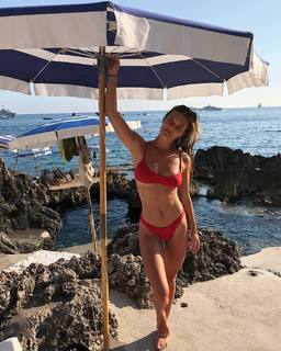 Nina Agdal feet photo thumbnail