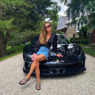 Nina Agdal feet photo thumbnail