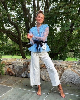 Nina Agdal feet photo thumbnail
