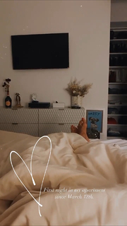Nina Agdal feet photo thumbnail