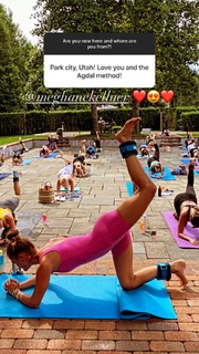 Nina Agdal feet photo thumbnail