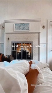 Nina Agdal feet photo thumbnail
