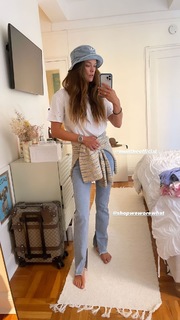 Nina Agdal feet photo thumbnail