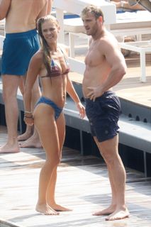 Nina Agdal feet photo thumbnail