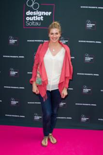 Nina Bott feet photo thumbnail