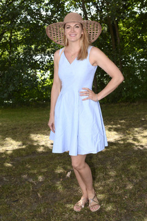 Nina Bott feet photo thumbnail