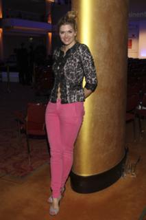 Nina Bott feet photo thumbnail