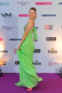 Nina Bott feet photo thumbnail
