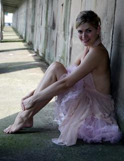 Nina Bott feet photo thumbnail