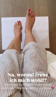 Nina Bott feet photo 3