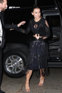 Nina Dobrev feet photo thumbnail