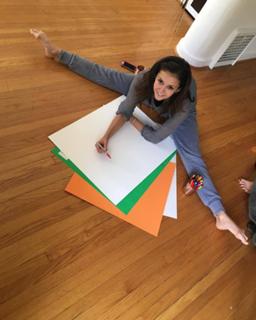 Nina Dobrev feet photo thumbnail