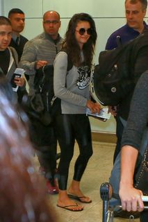 Nina Dobrev feet photo thumbnail