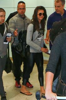 Nina Dobrev feet photo thumbnail