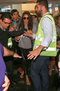 Nina Dobrev feet photo thumbnail