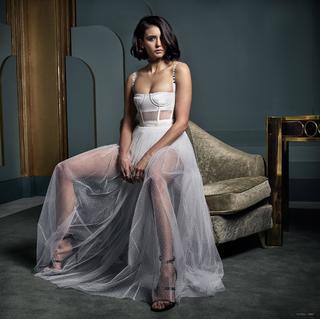 Nina Dobrev feet photo thumbnail